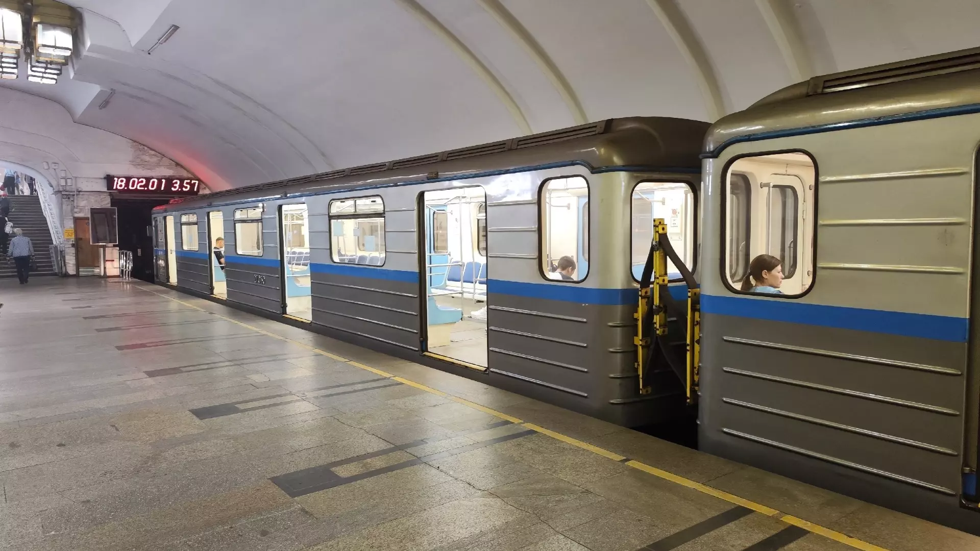 Средняя зарплата работников нижегородского метро составляет 50 тысяч рублей