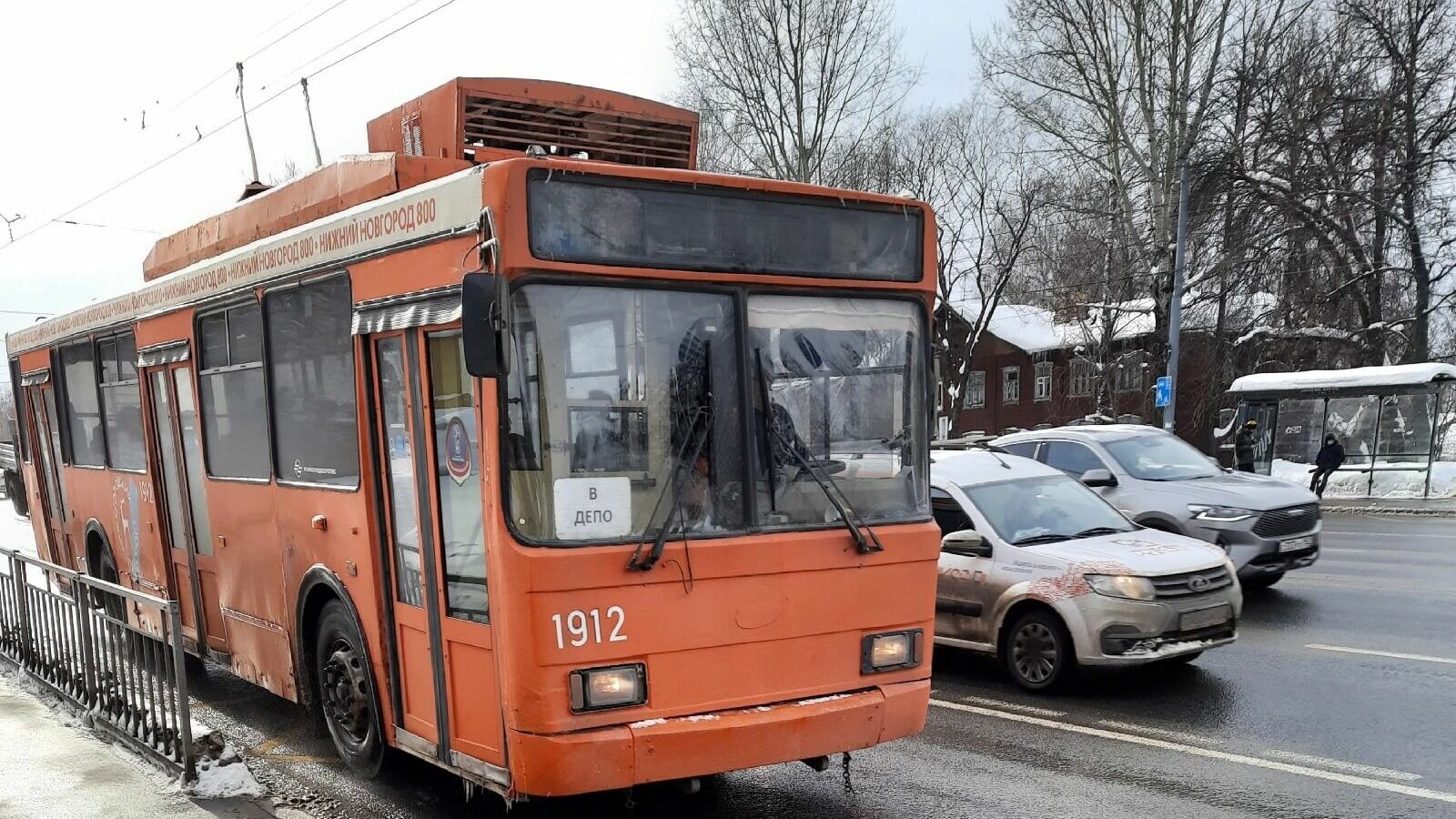 Движение двух троллейбусов приостановили в Нижнем Новгороде из-за обрыва кабеля