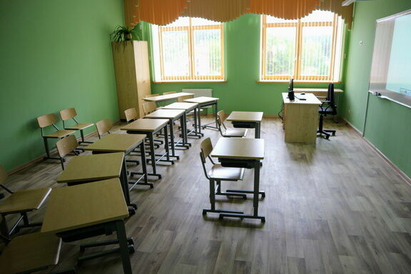 Закрытые на ремонт нижегородские школы откроются не раньше октября