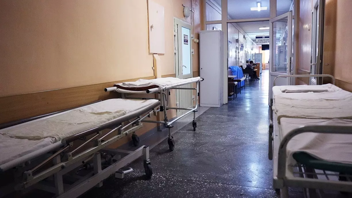 В нижегородской больнице зафиксировали деформацию двух плиток подвесного потолка