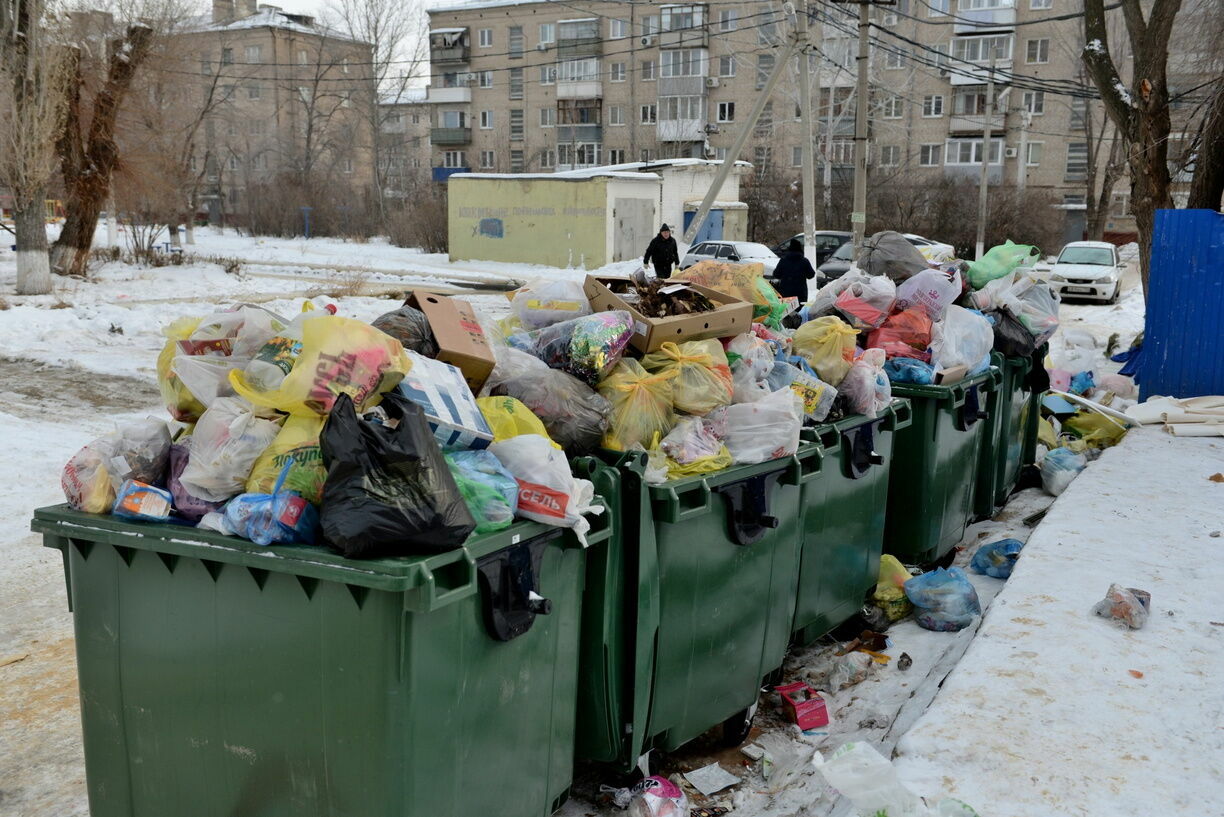 Более 800 жалоб на плохую уборку мусора отработали в минэкологии за прошедший месяц