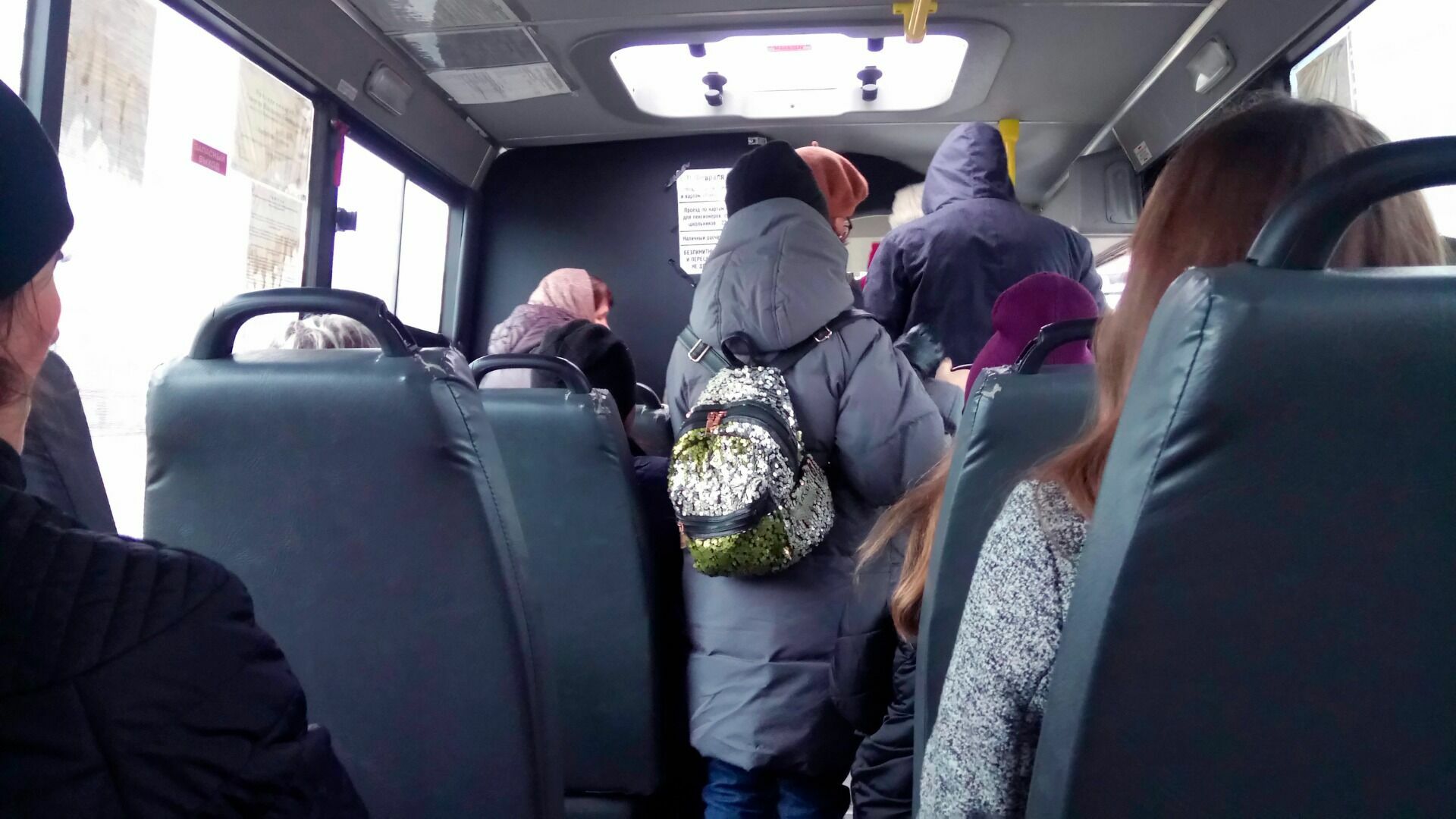 Нижегородцы продолжают жаловаться на переполненные автобусы