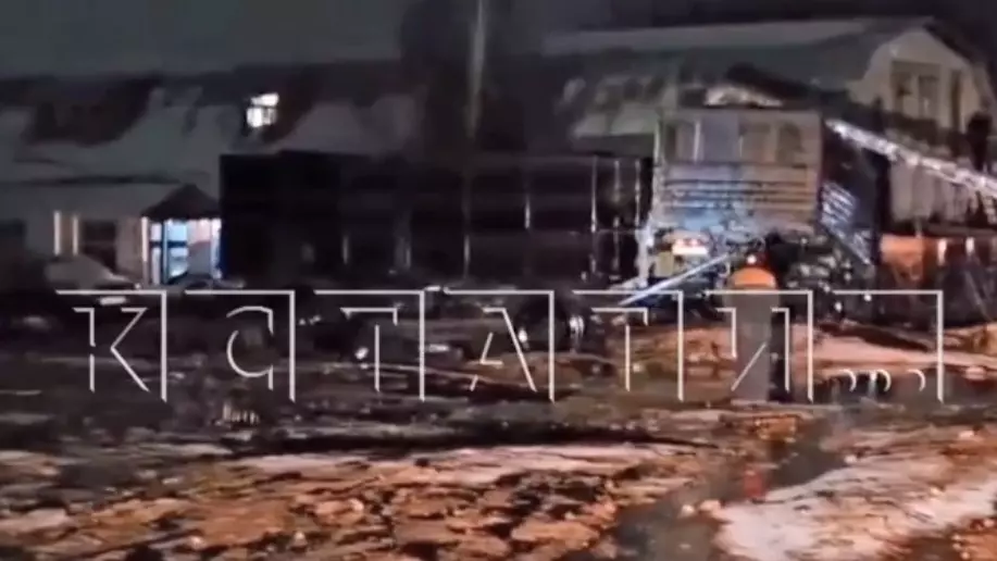 Улицы Сергача затопило патокой после взрыва на сахарном заводе