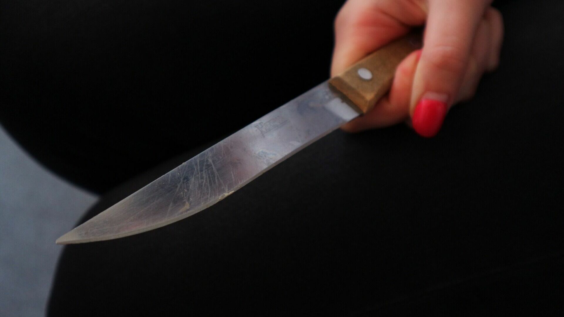 Женщина угрожала ножом посетителям нижегородского ТЦ