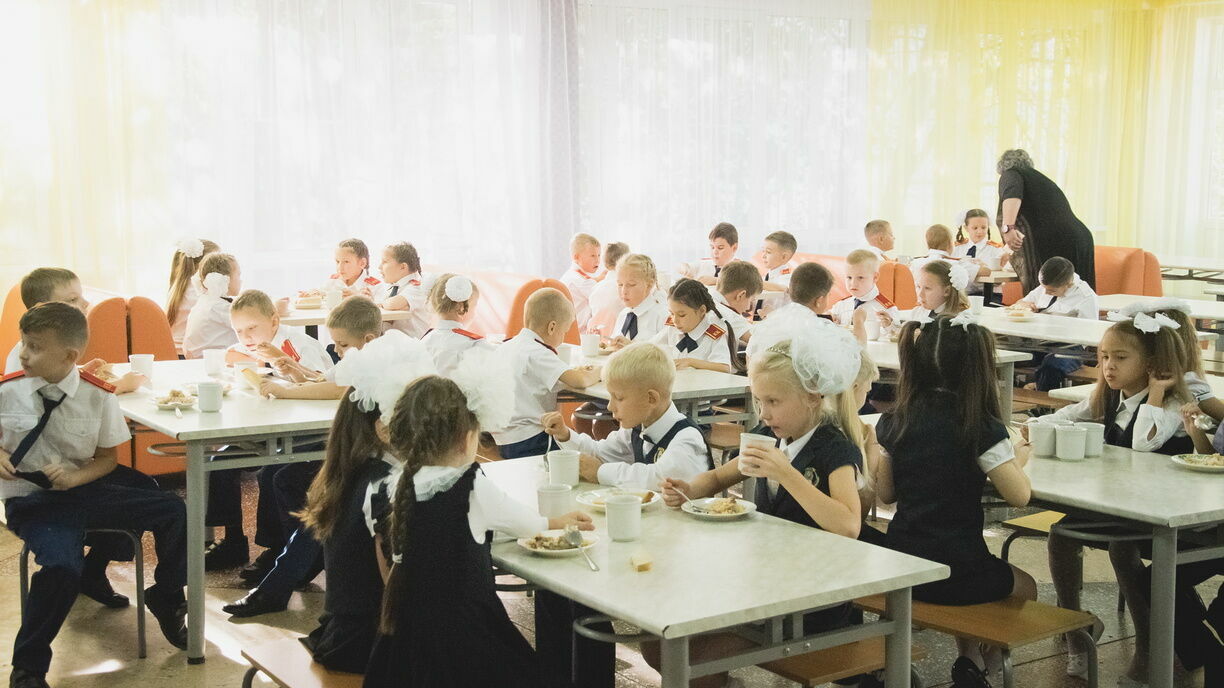 Йогуртами из будущего кормили нижегородских школьников