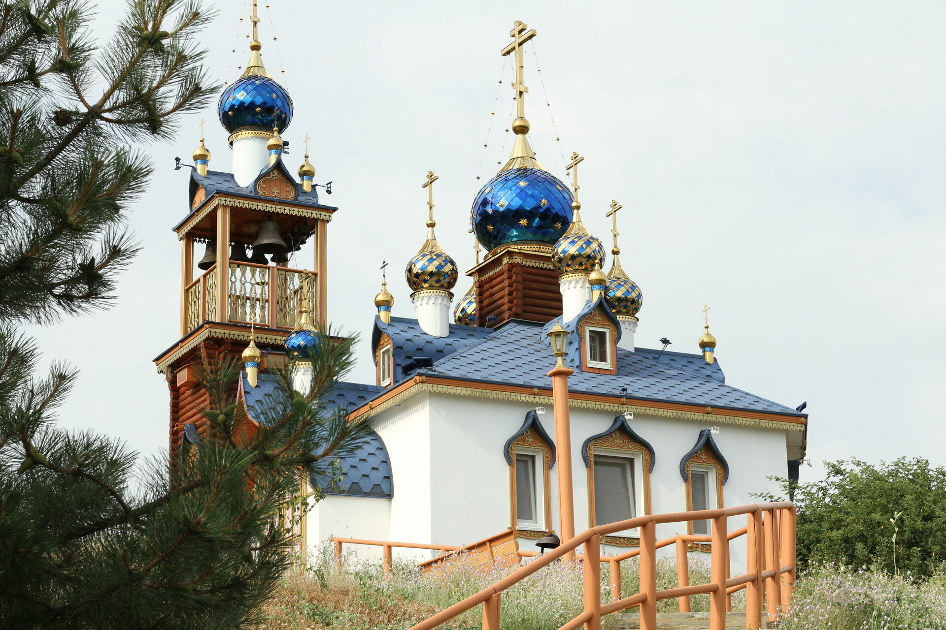 Жители ул. Глазунова хотят, чтобы рядом с их домами построили храм