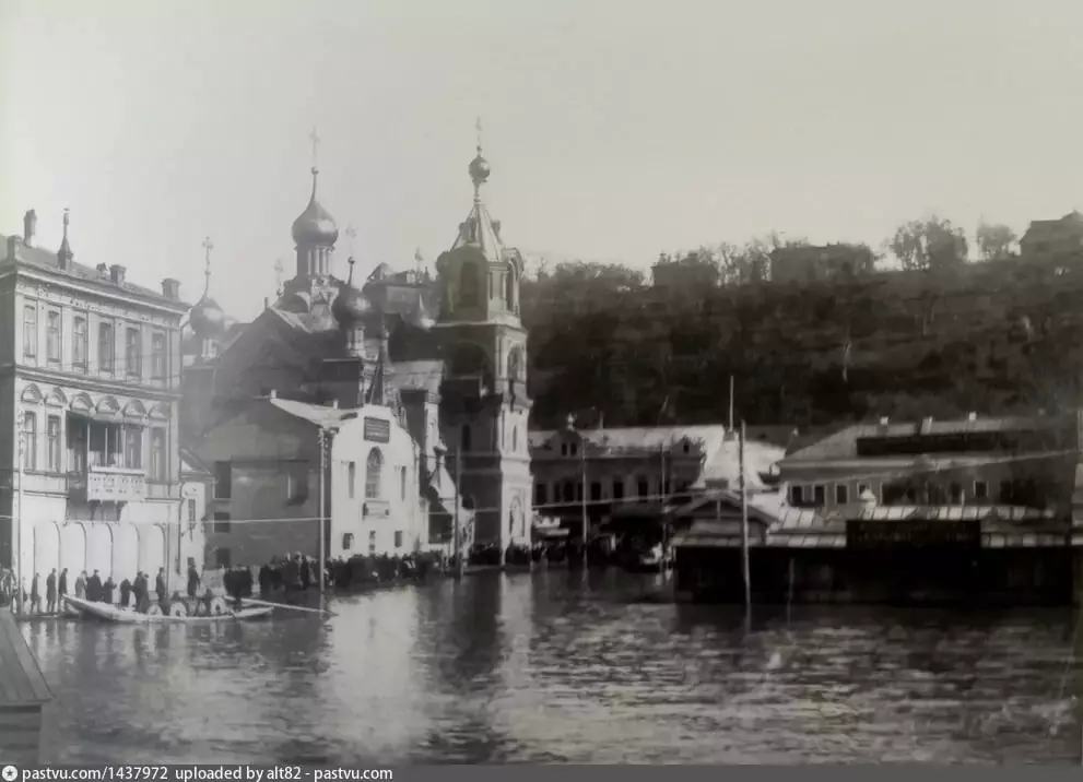 Софроновская площадь в разлив 1926 года