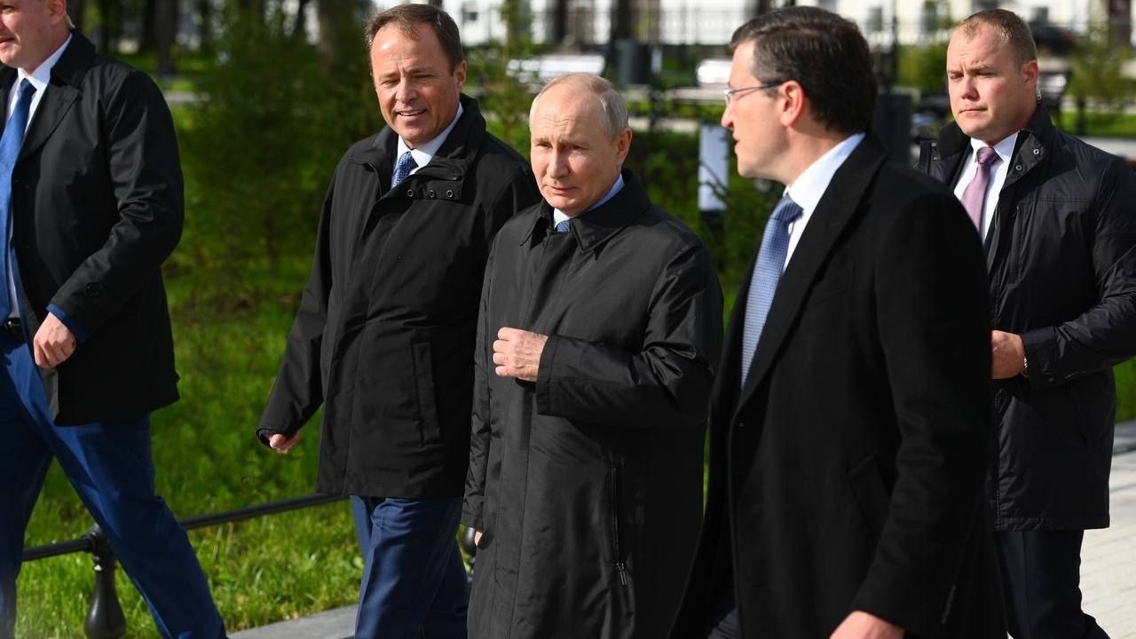 Президент РФ Владимир Путин посетил Саров 