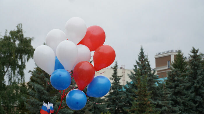 Воздушные шары заменили голубями на нижегородских выпускных