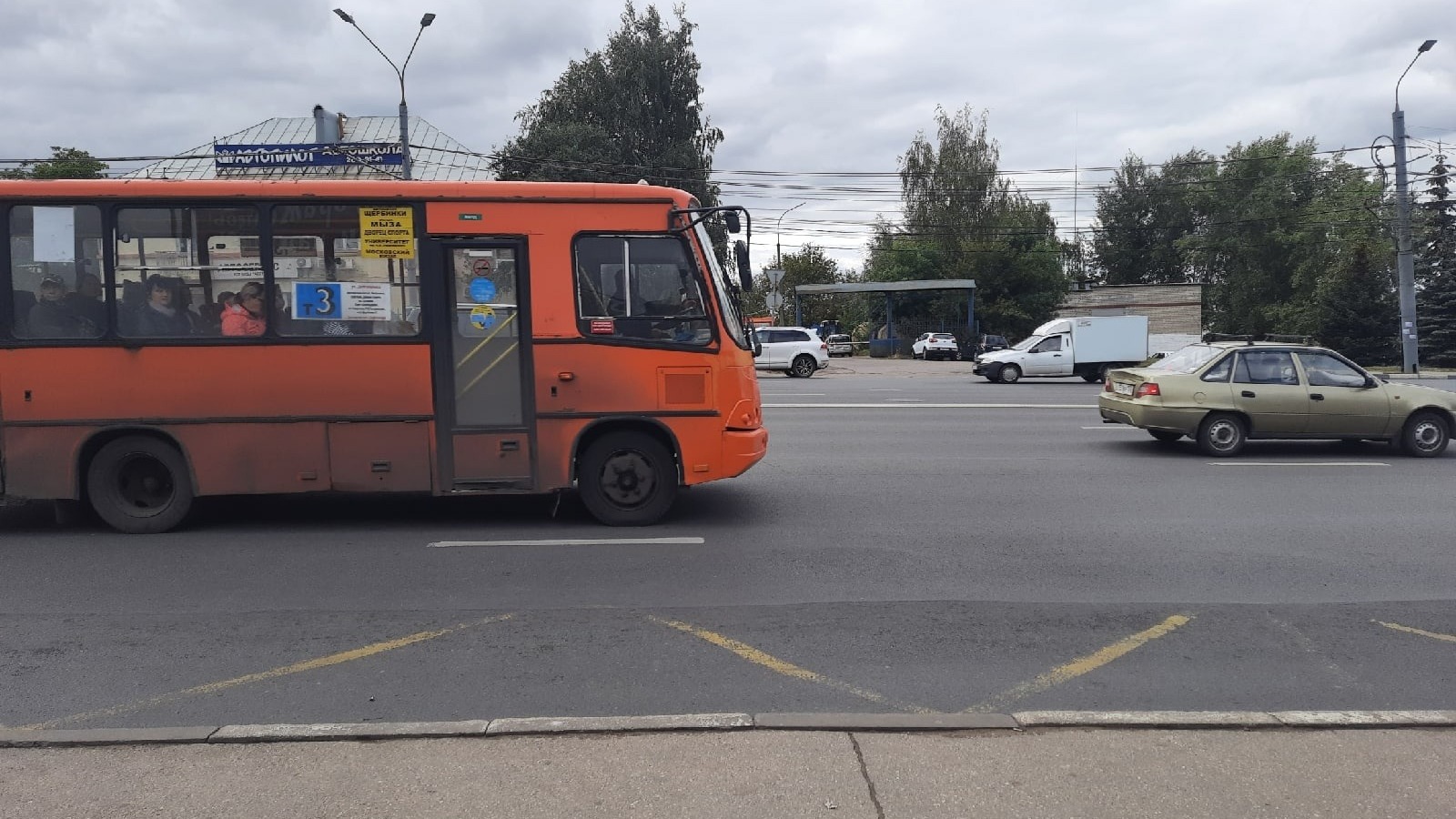 Водителей автобусов оштрафовали за разговоры по телефону в Нижнем Новгороде