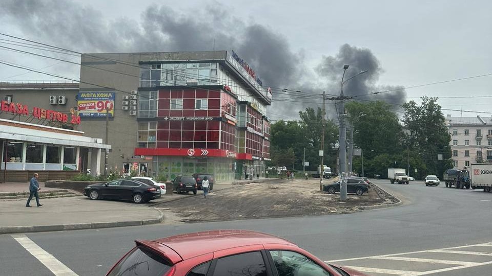 Огромный столб дыма заметили нижегородцы в районе ТЦ «Рио»