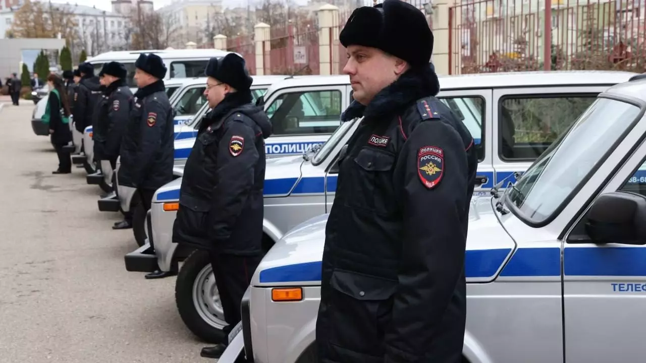 Нижегородским полицейским подарили машины