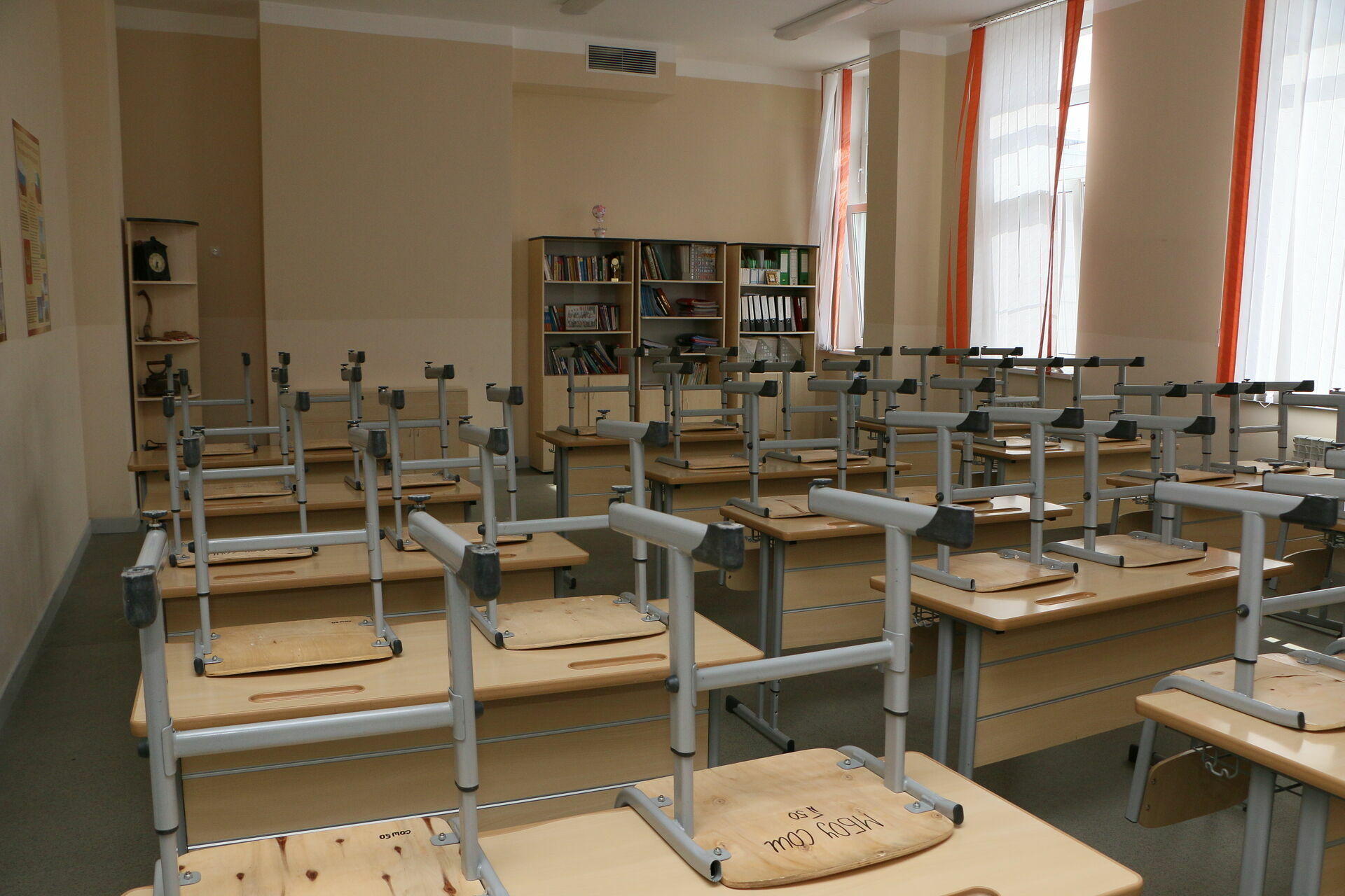 16 классов в нижегородских школах перешли на дистант