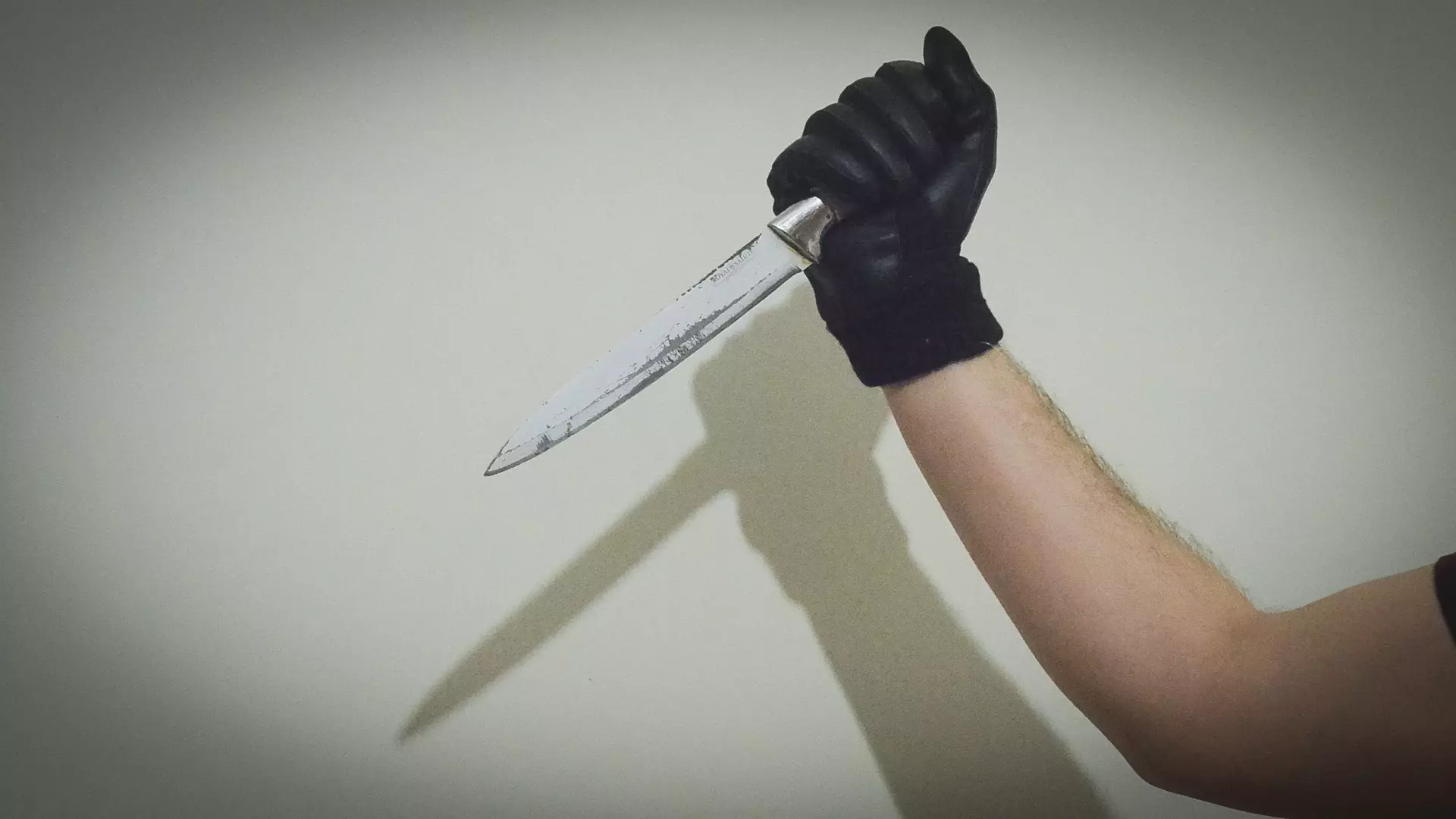 Мигрант пырнул сожительницу ножом в Санкт-Петербурге