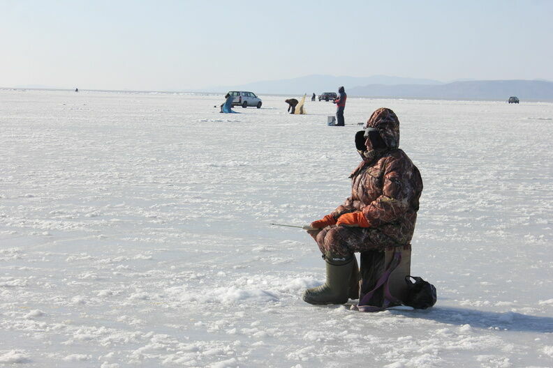 Двое нижегородских рыбаков погибли, провалившись под лед