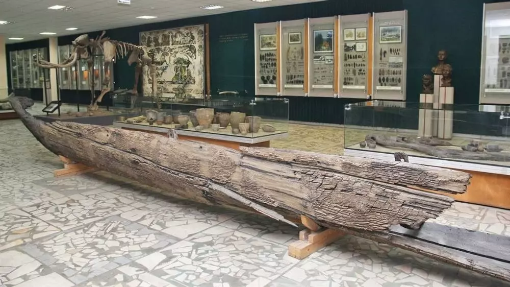 Найденная возле Вщиж древняя лодка находится в брянском краеведческом музее