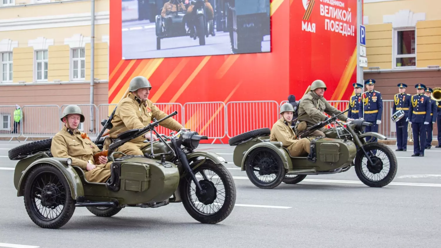Военная техника участвовала в Параде Победы