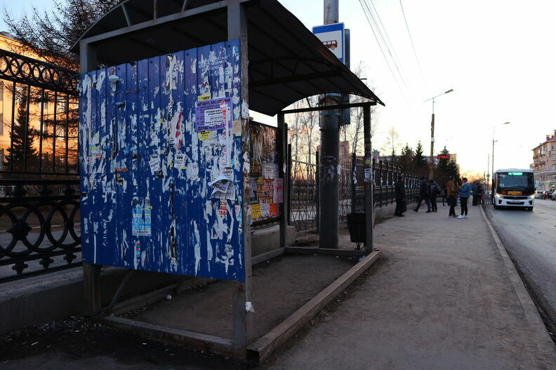 «Дырявая» маршрутка ездит по улицам Нижнего Новгорода
