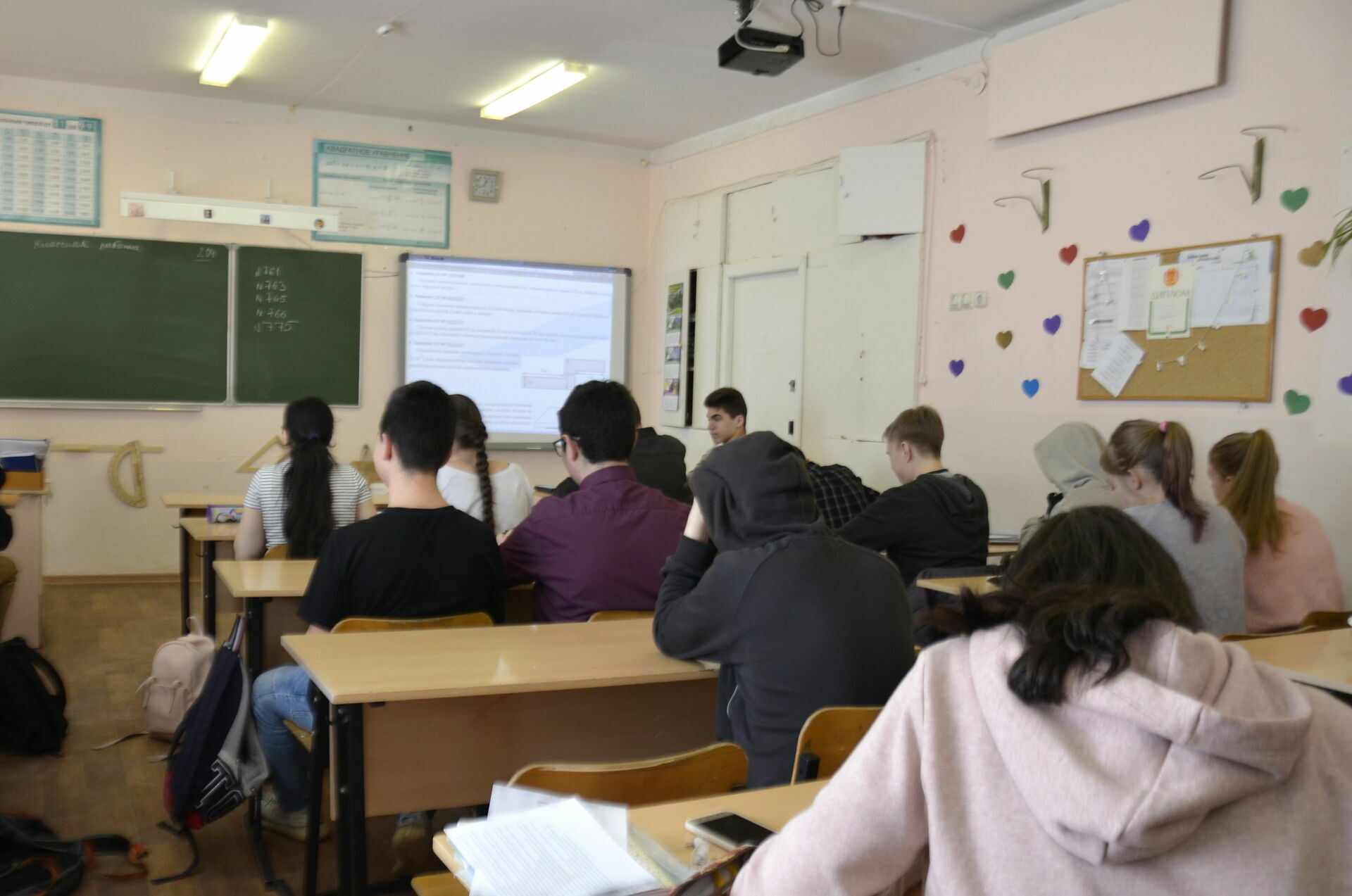 Нижегородским школьникам запретят пользоваться телефонами на уроках