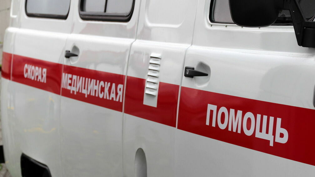 Две машины скорой помощи провалились под землю  в Нижегородской области