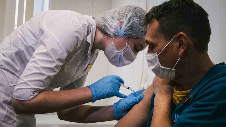 Нижегородский минздрав поручил наладить онлайн-запись на вакцинацию от COVID-19