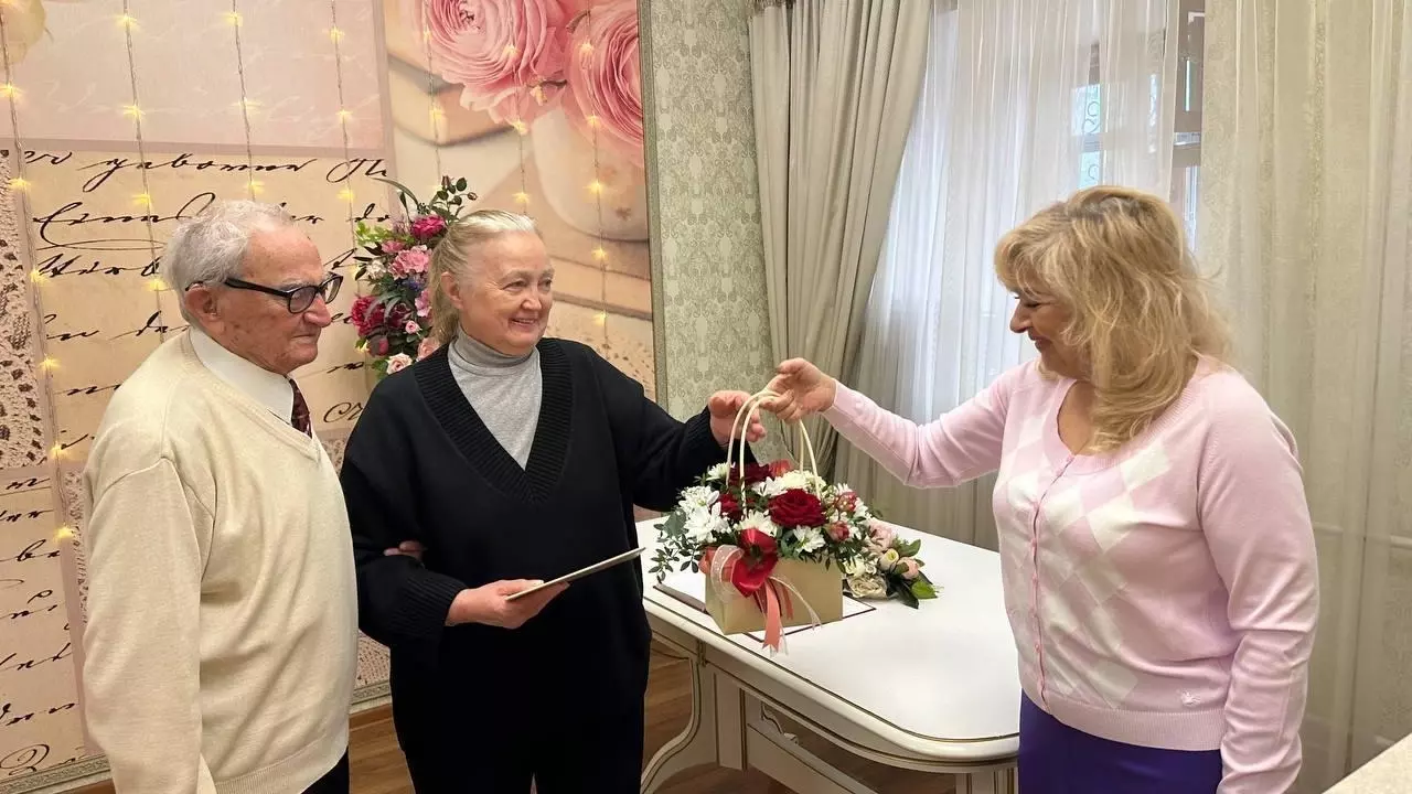 100-летний нижегородец женился на женщине, с которой изменял супруге