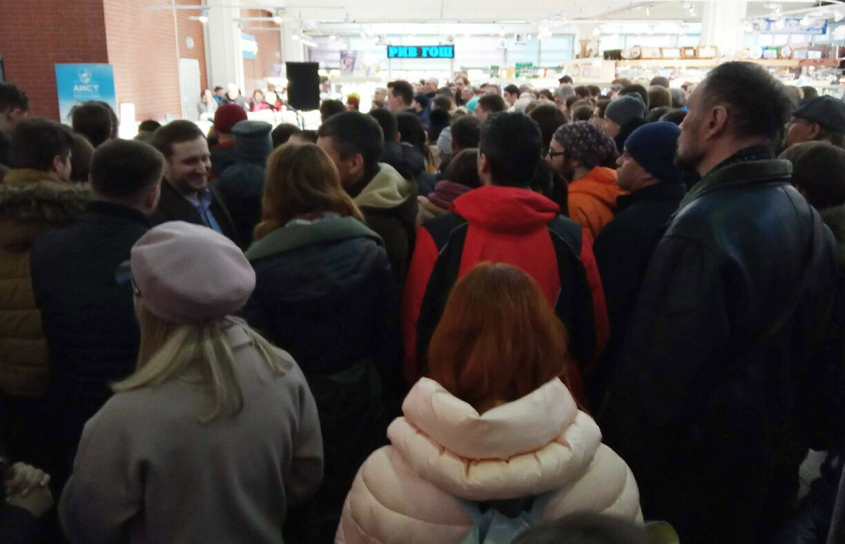 Магазин с тотальной распродажей накажут за огромную очередь в Нижнем Новгороде