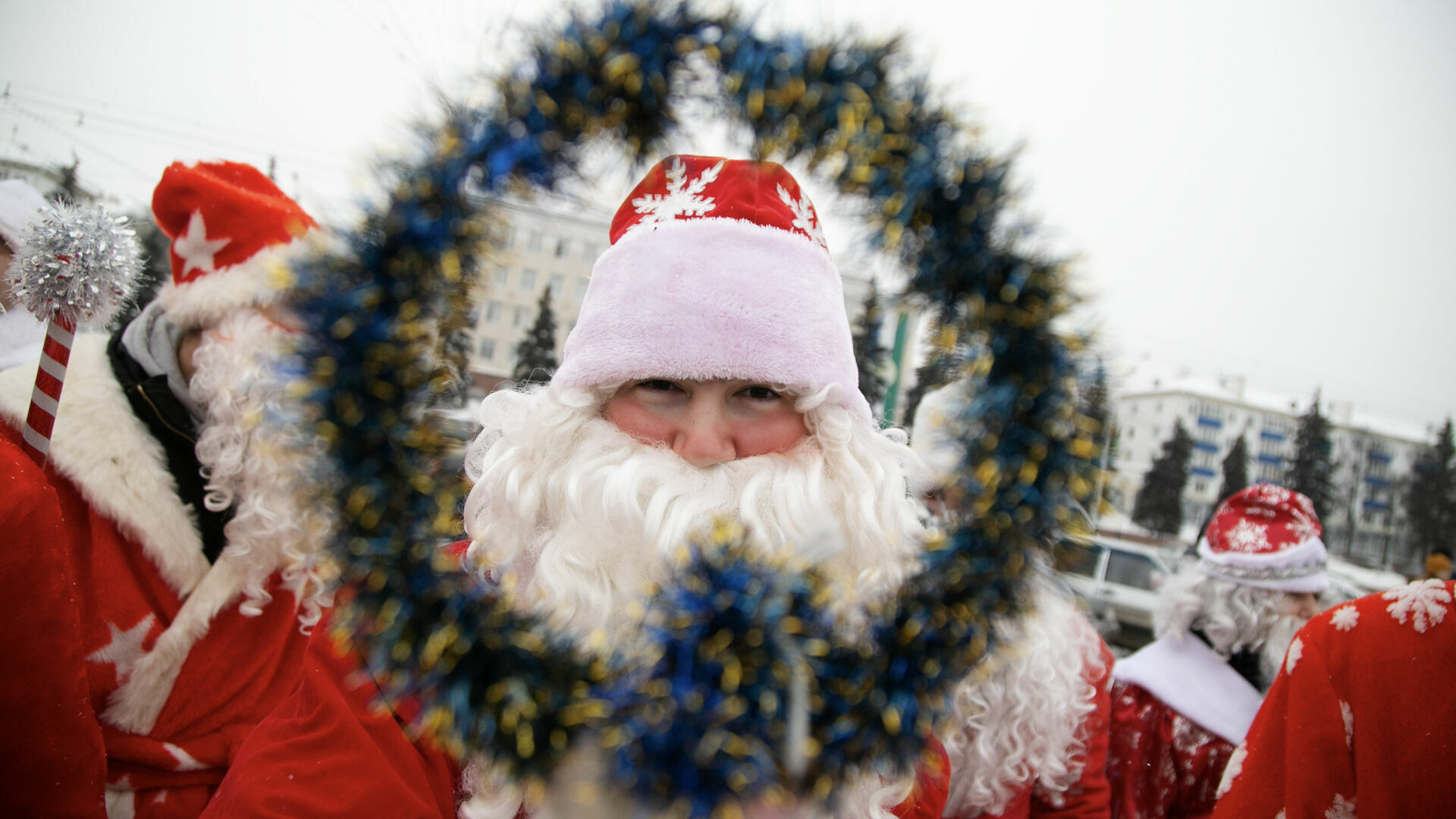 В Нижнем Новгороде появились Деды Морозы с антителами к коронавирусу