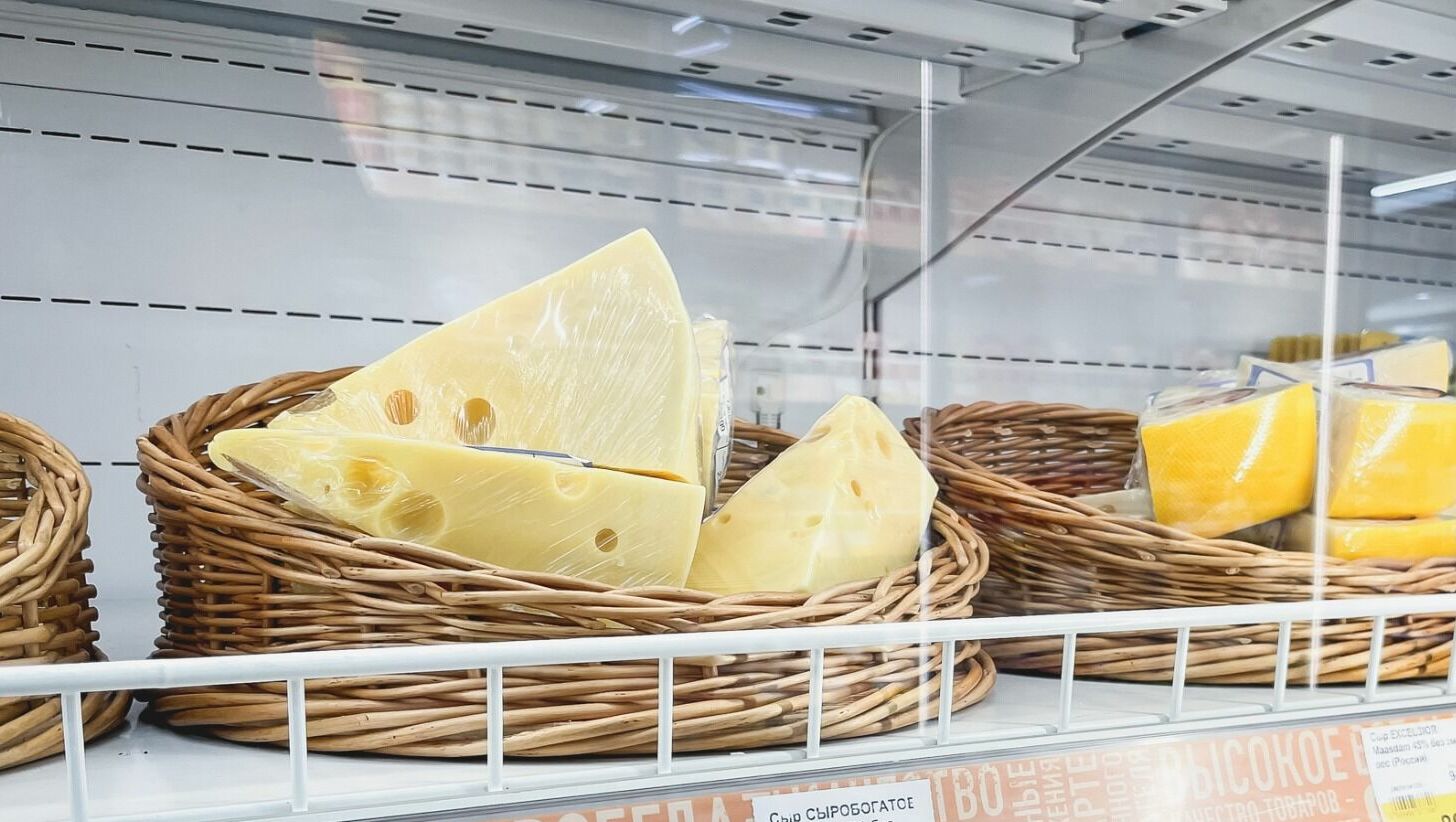 Почти тонну контрафактного сыра поставили в Нижегородскую область