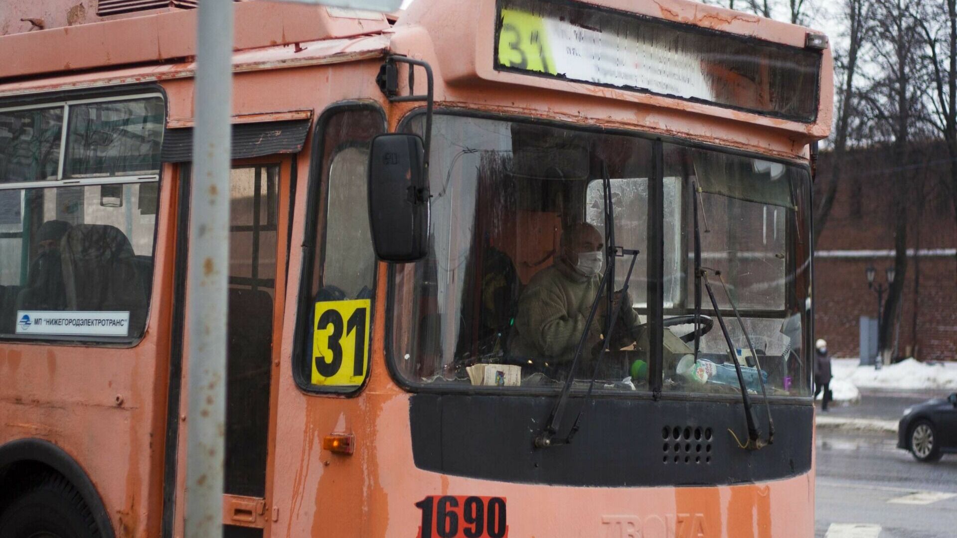 Троллейбус №31 загорелся на ходу в Нижнем Новгороде