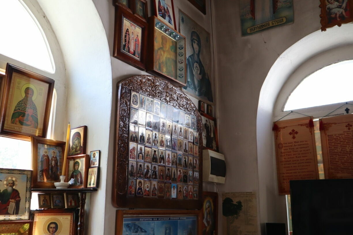 Крест и четыре иконы украли в Лысковском районе