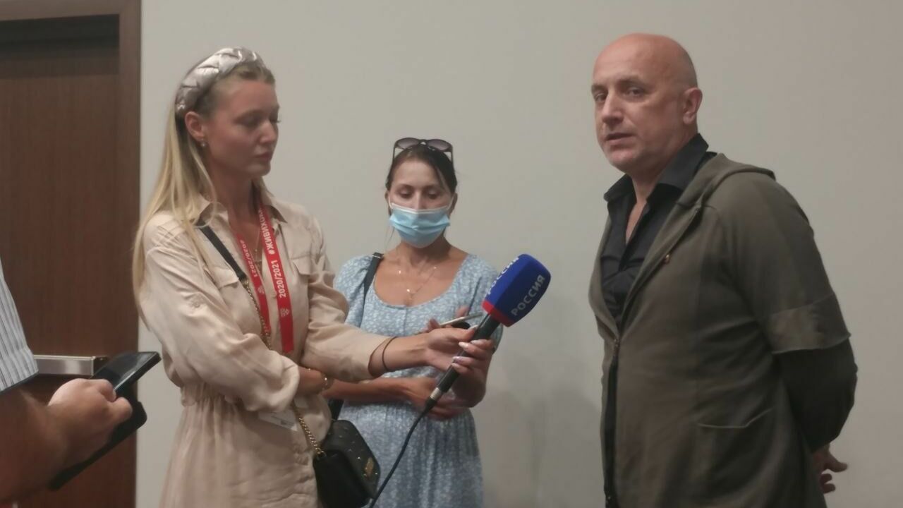 Спецслужбы предупреждали Прилепина о возможных терактах накануне выезда из ЛНР