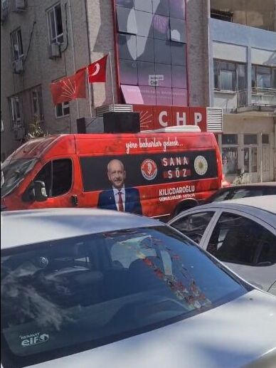 Агитационные микроавтобусы в Турции