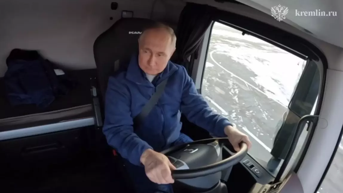 Владимир Путин впервые проехал по трассе М-12 через Нижегородскую область