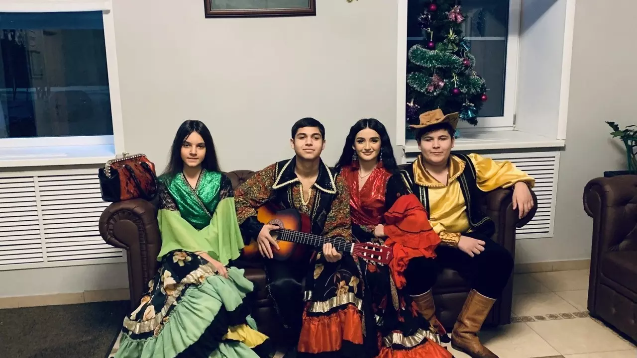 Нижегородские цыгане выступают на различных праздниках
