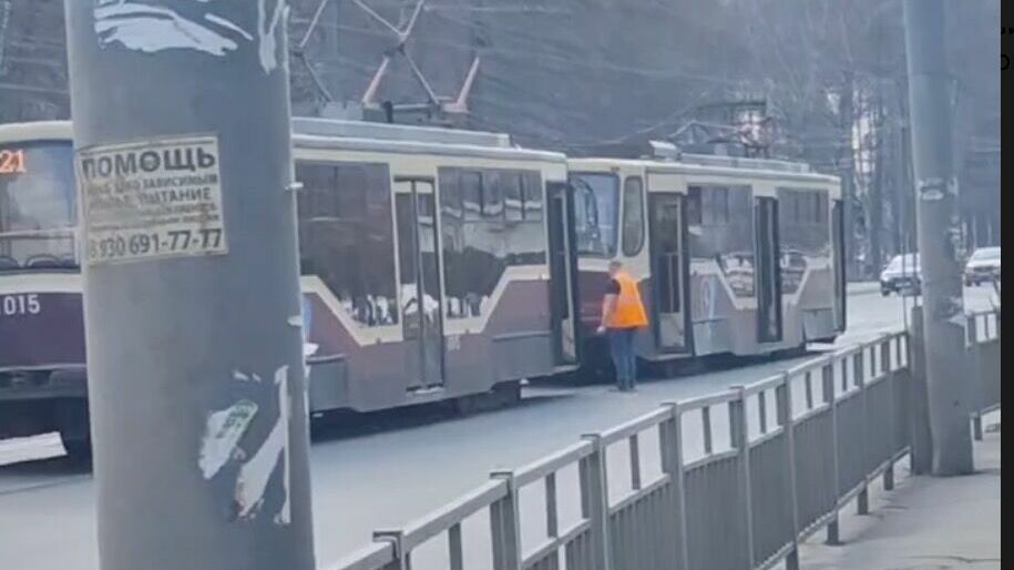 Пробка из трамваев образовалась на Белинке в Нижнем Новгороде