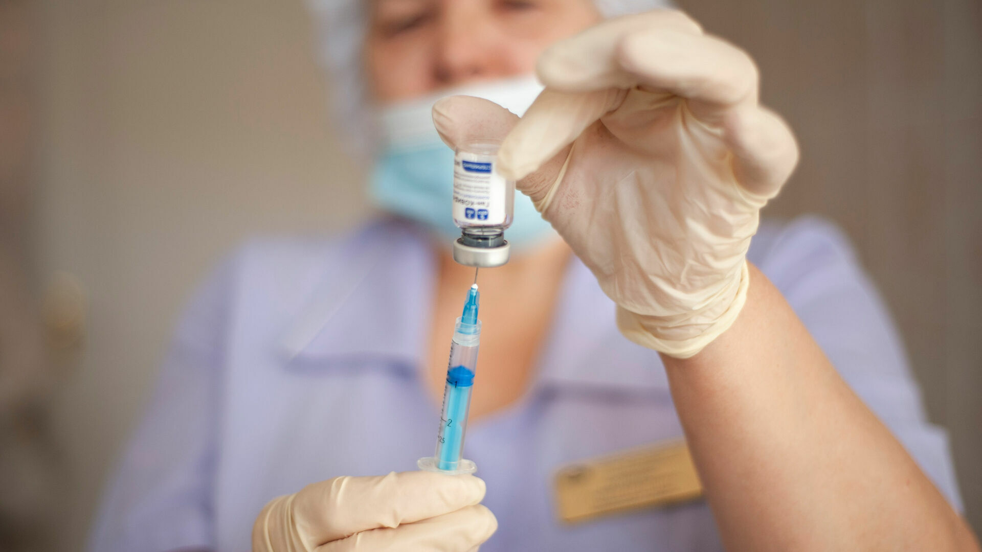 Нижегородцев с ВИЧ-инфекцией вакцинируют от COVID-19