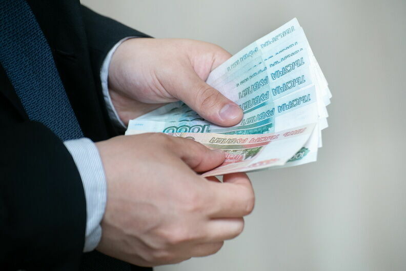 Названы минимальные и максимальные зарплаты в Нижегородской области