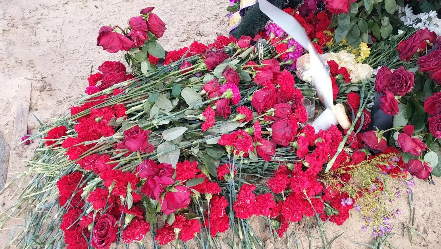 Участника СВО похоронили на Бору