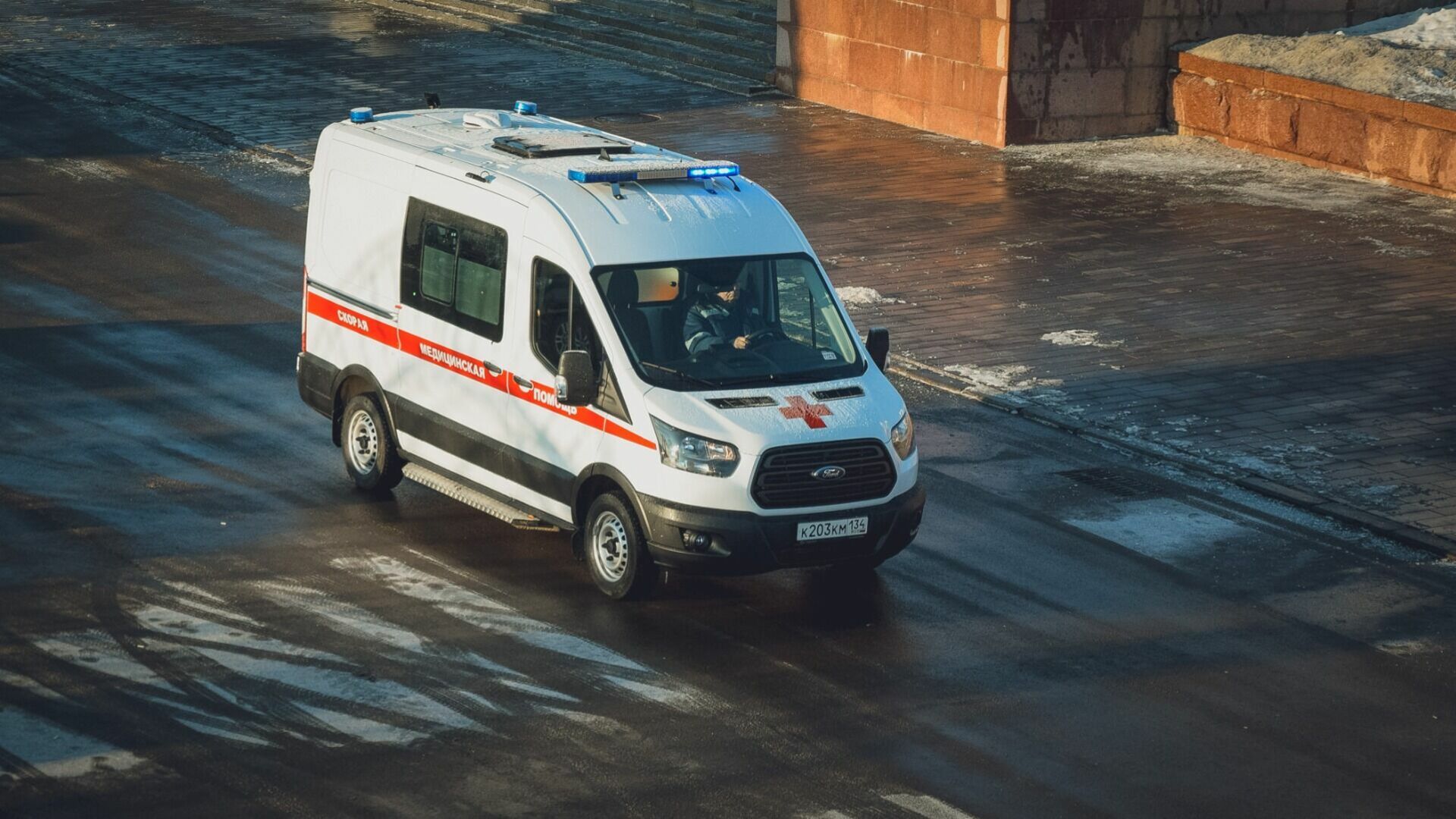 Нижегородский строитель попал в больницу после падения на торчащую арматуру