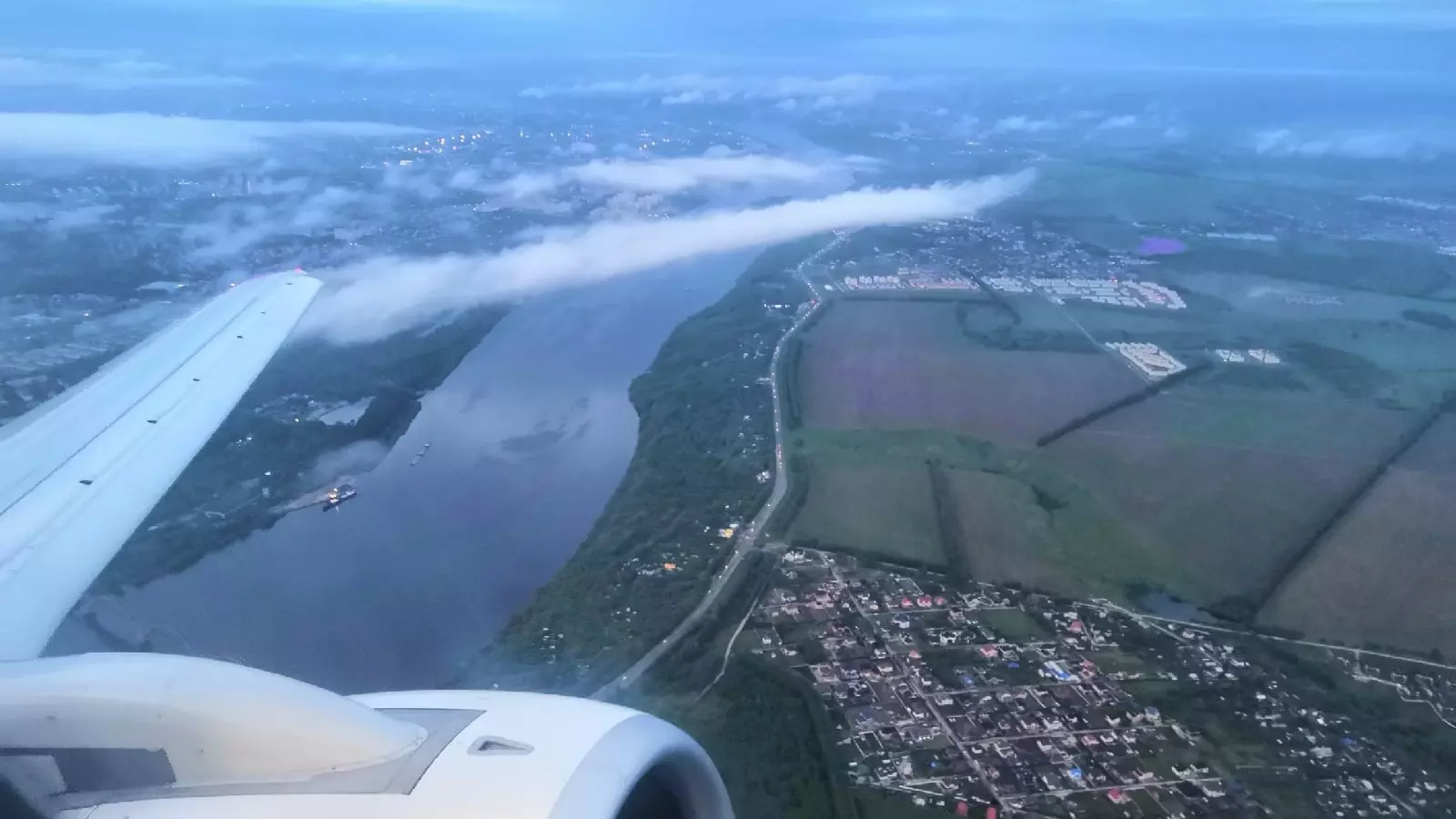 Самолет Сочи — Нижний Новгород совершил экстренную посадку