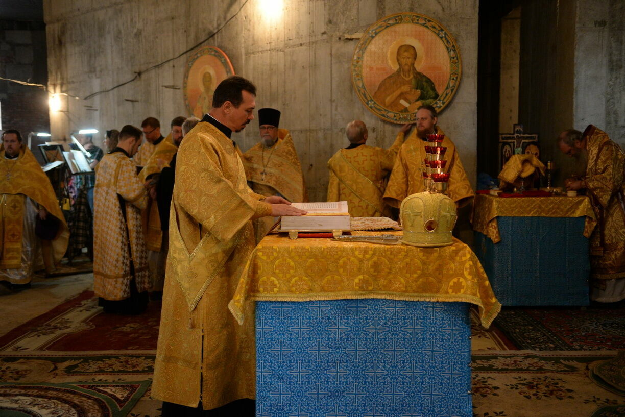 В нижегородских храмах ежедневно молятся об избавлении от COVID-19