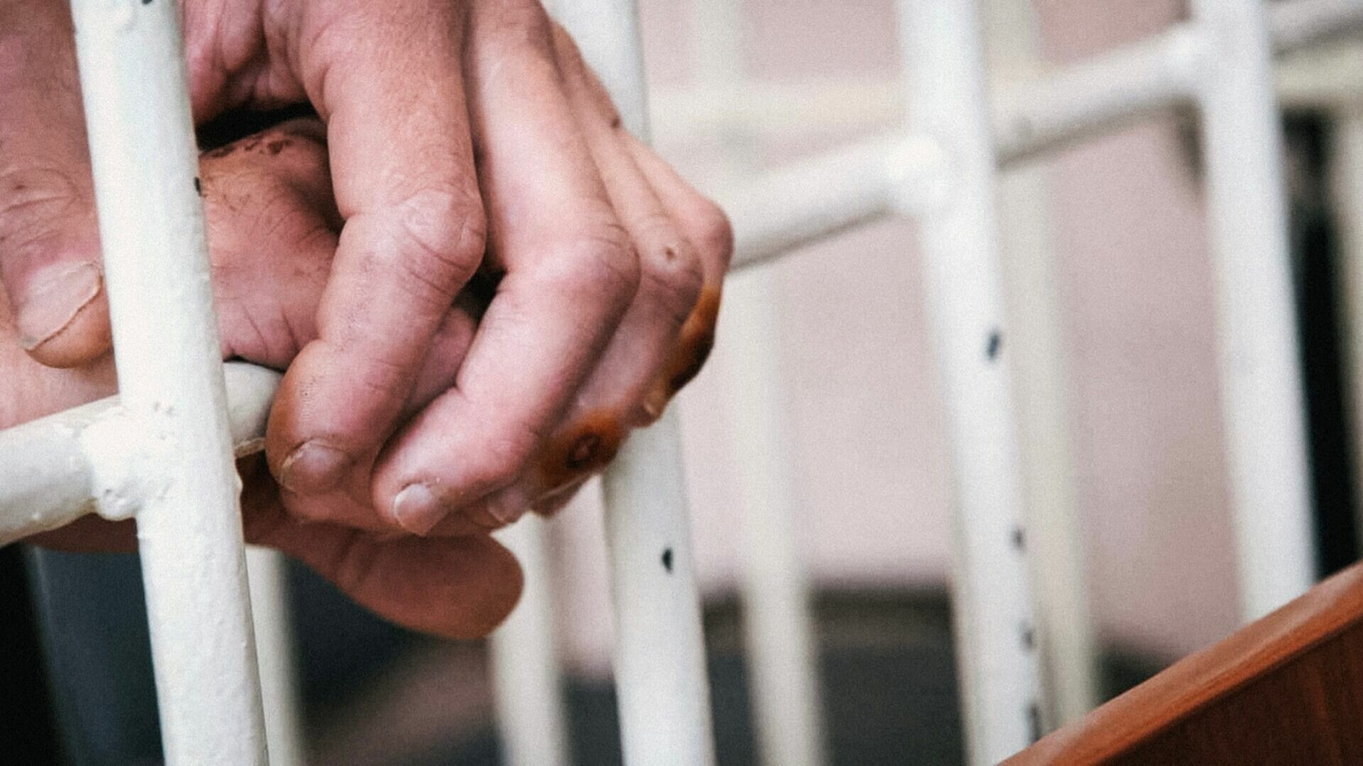 Ворвавшегося в суд вооруженного пенсионера арестовали в Нижнем Новгороде