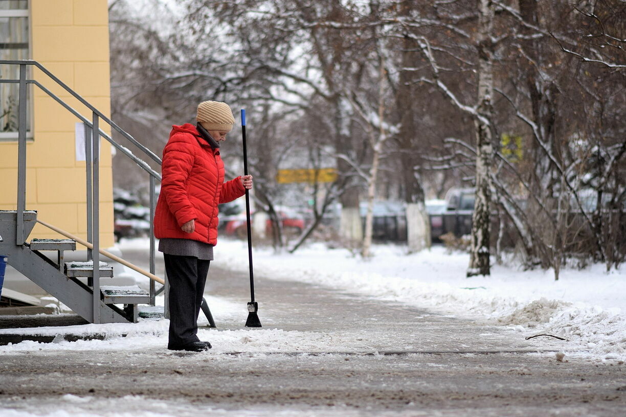 Депутаты усомнились, что снег в Нижнем Новгороде убирают 3720 дворников