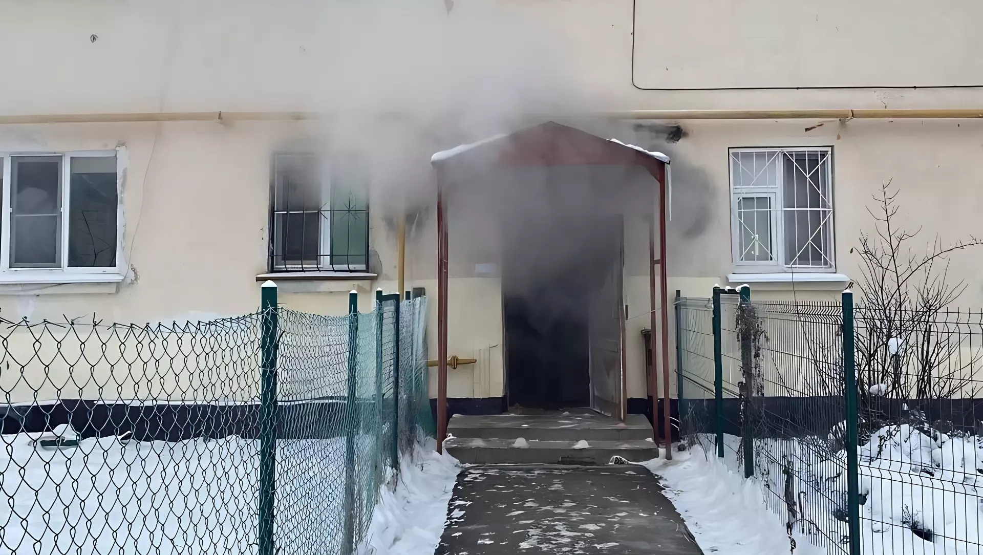 Дом в Нижнем Новгороде превратился в сауну из-за аварии в подвале