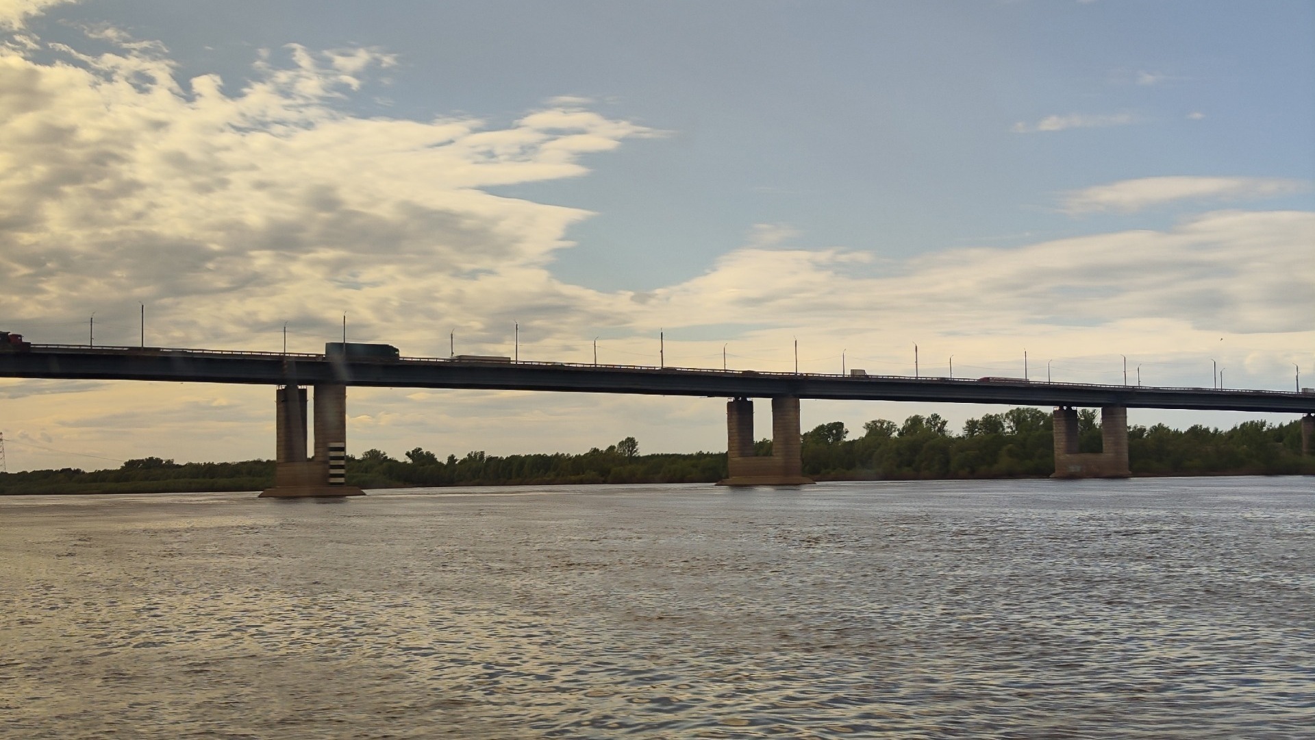 На Стригинском мосту открыли две полосы в сторону Казани