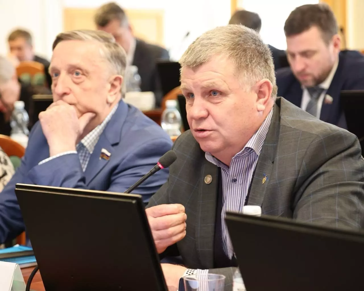 Совершенствование системы поддержки многодетных семей в Нижегородской области обсудили депутаты ЗСНО