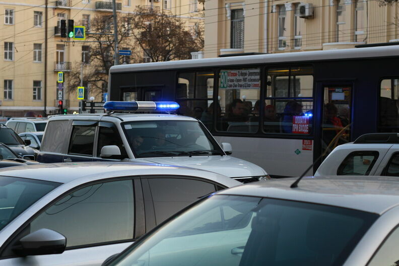 Нижегородская полиция останавливает автобусы с безмасочниками