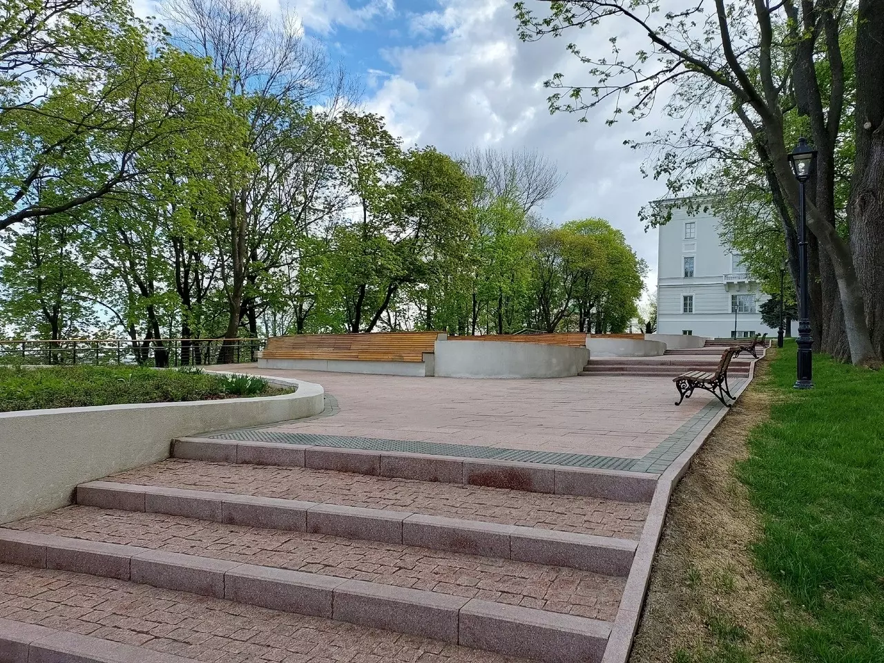 Губернаторский сад в нижегородском кремле 