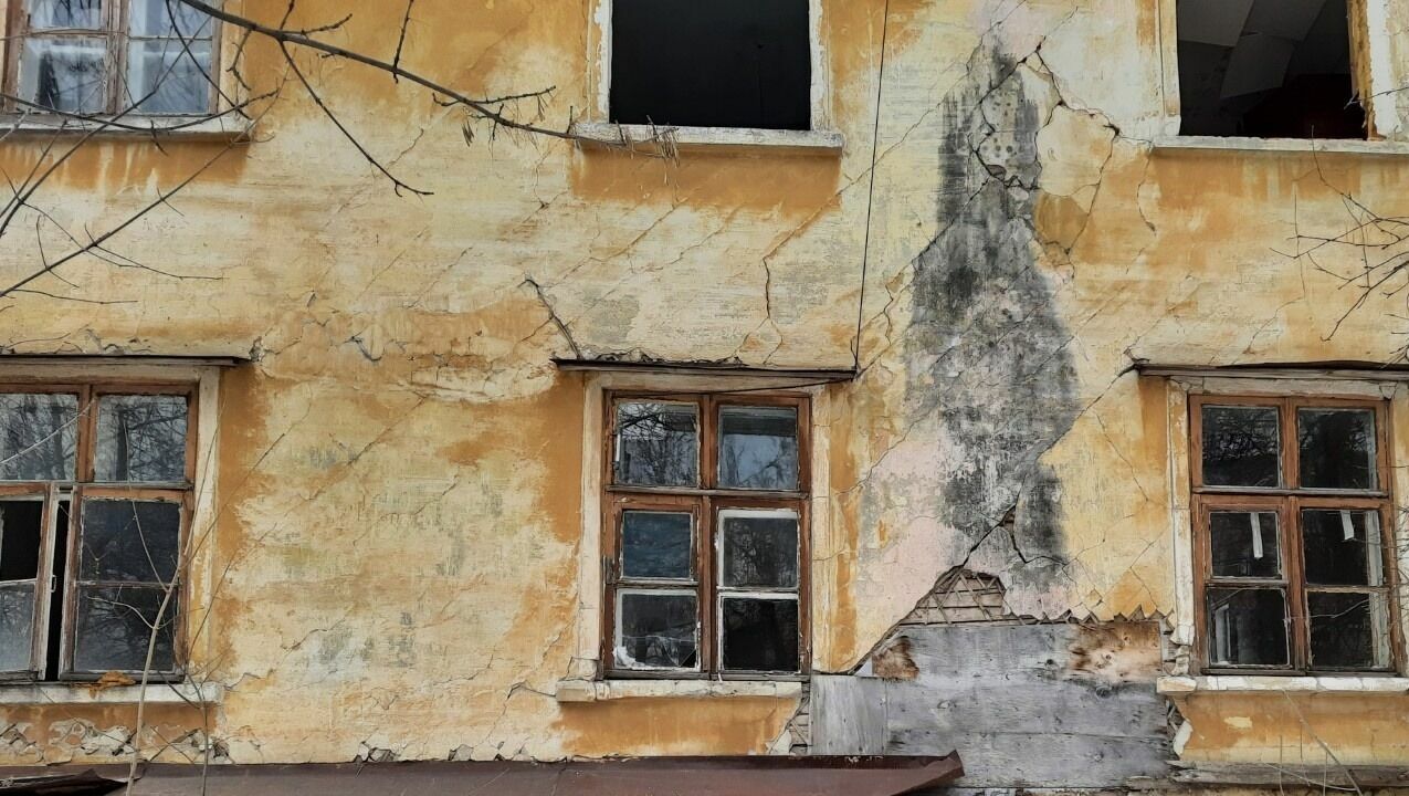 Три аварийных дома отправили под снос на Циолковского в Сормове